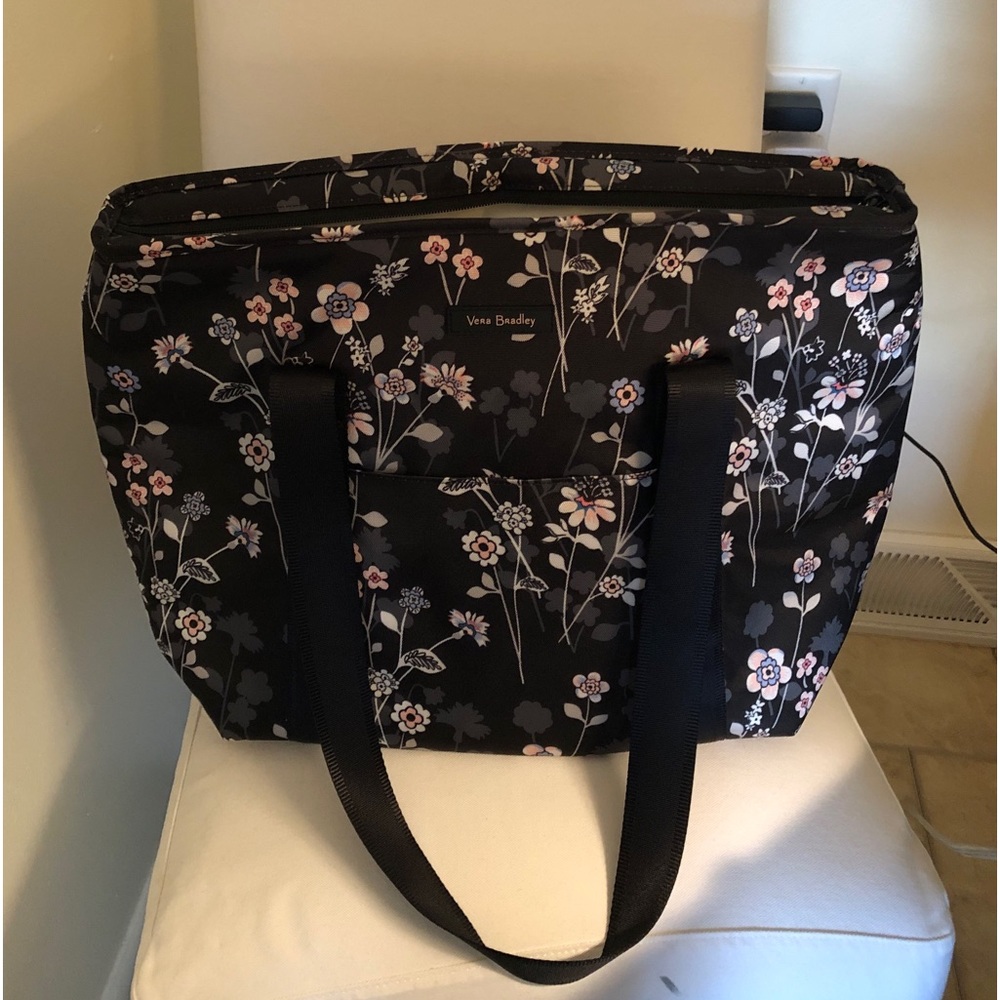 Vera Bradley Insulated Cooler tote bag, Lighten-up Tote, Brand New! Never Used!